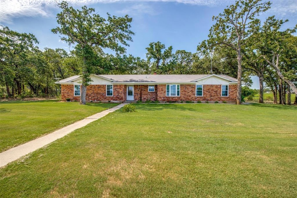 171 Laurie Ln, Springtown, TX 76082 - photo 1