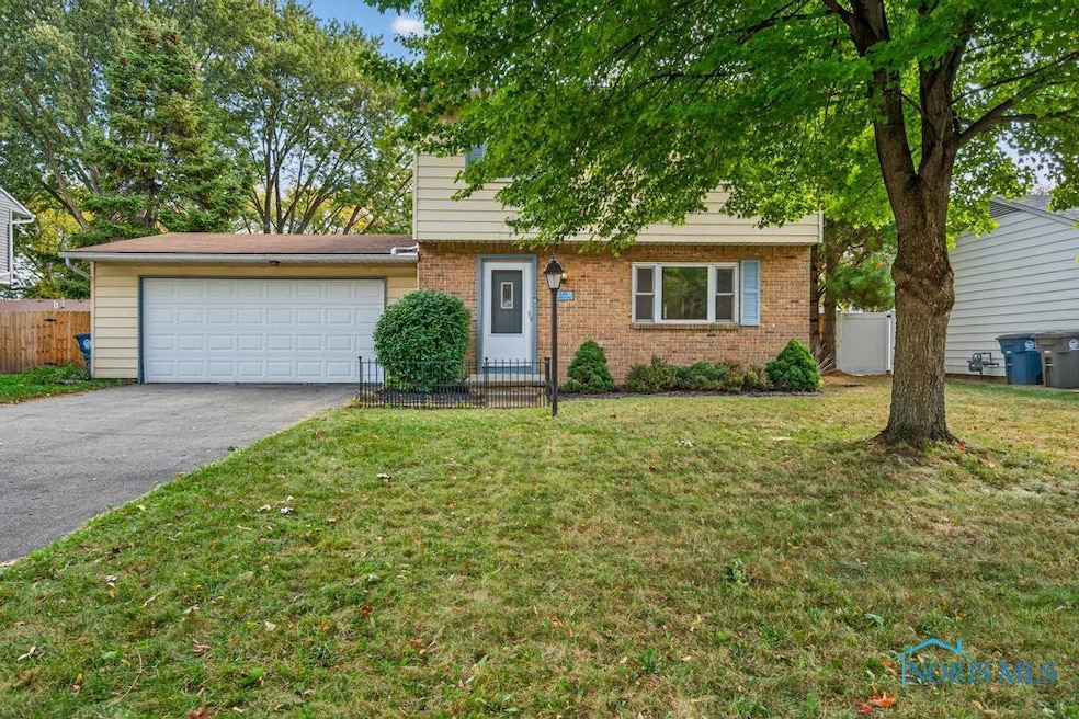 2155 Bishopsgate Dr, Toledo, OH 43614 - photo 1