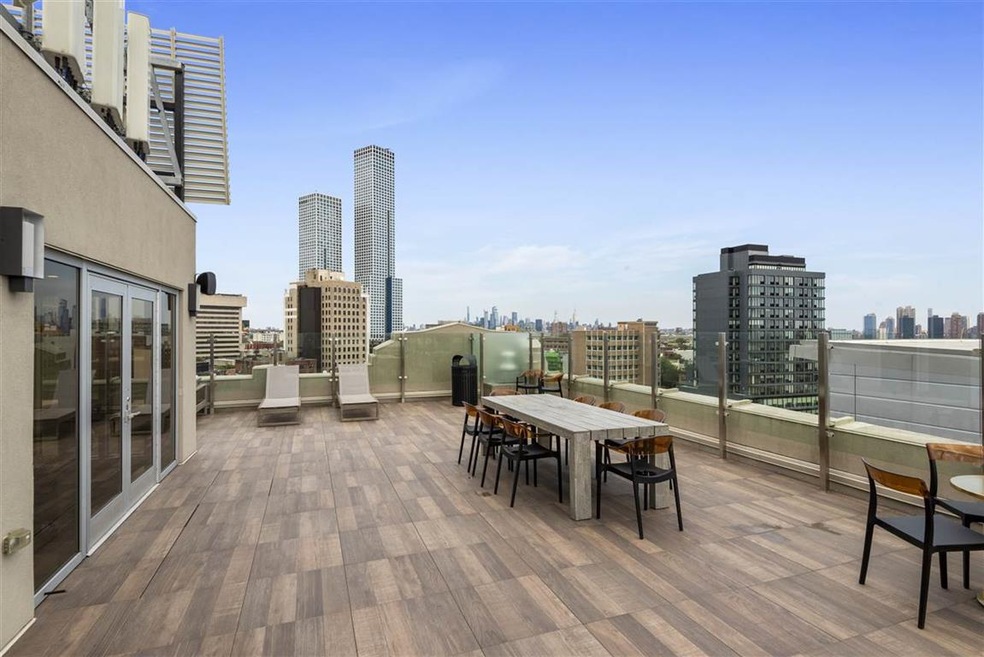 880 Bergen Ave unit 505, Jersey City, NJ 07306 - photo 1