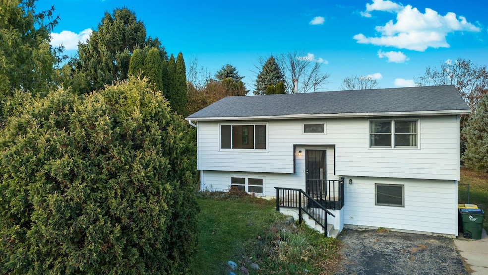 103 Ruste Rd, Barneveld, WI 53507 - photo 1