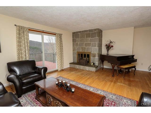 7 Cypress St, New Fairfield, CT 06812 - photo 1