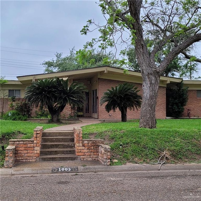 1005 W 9th St, Weslaco, TX 78596 - photo 1