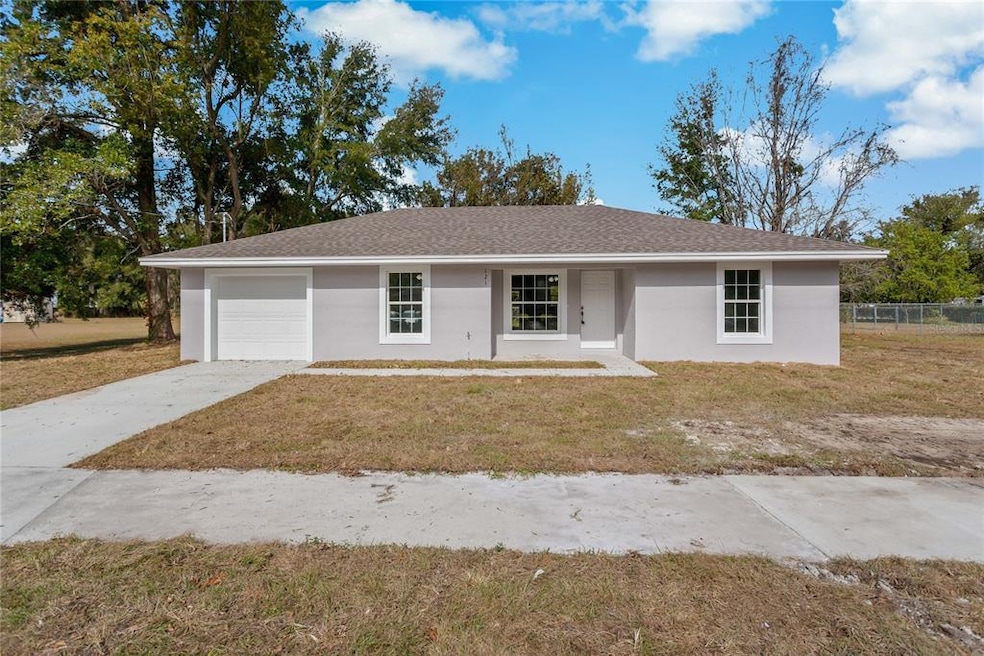 121 SE 3rd St, Fort Meade, FL 33841 - photo 1