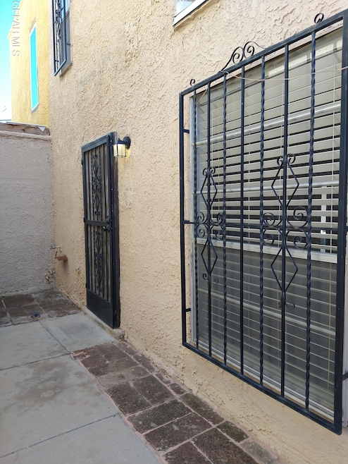 10628 Cuatro Vistas Dr unit C, El Paso, TX 79935 - photo 1