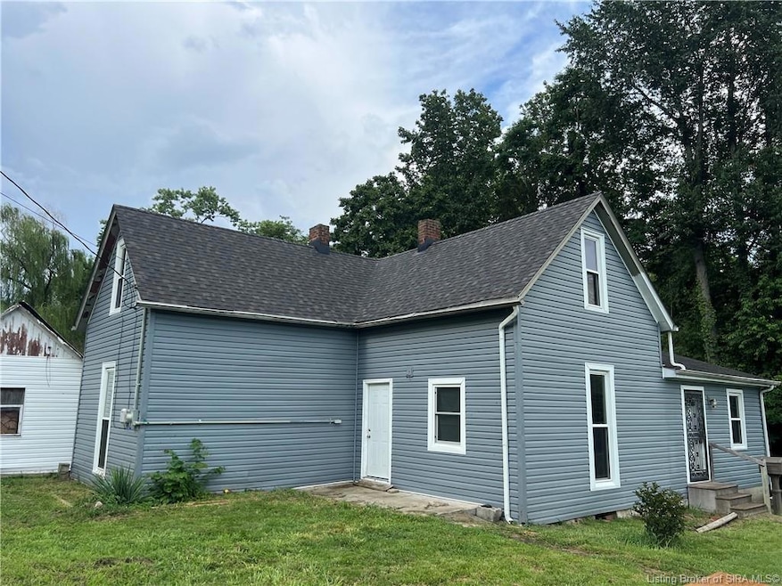 404 E Mulberry St, Salem, IN 47167 - photo 1