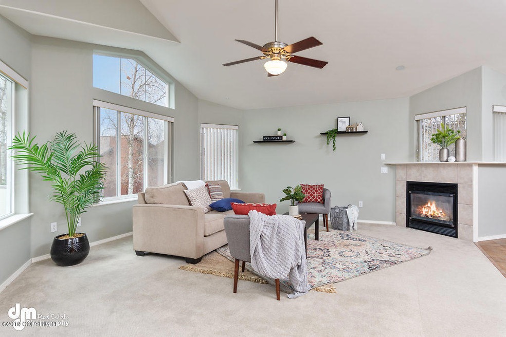 Living Room_KI_IMG_2115-SMALL