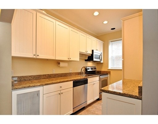 1834 Beacon St unit 10, Brookline, MA 02445 - photo 1