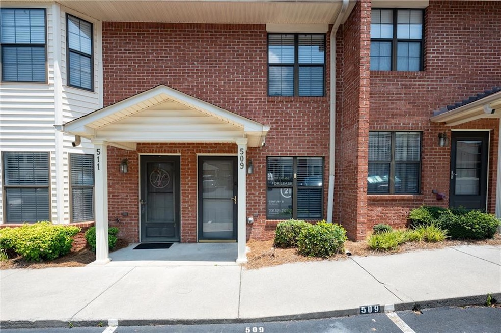 509 Mount Vernon Dr, Calhoun, GA 30701 - photo 1