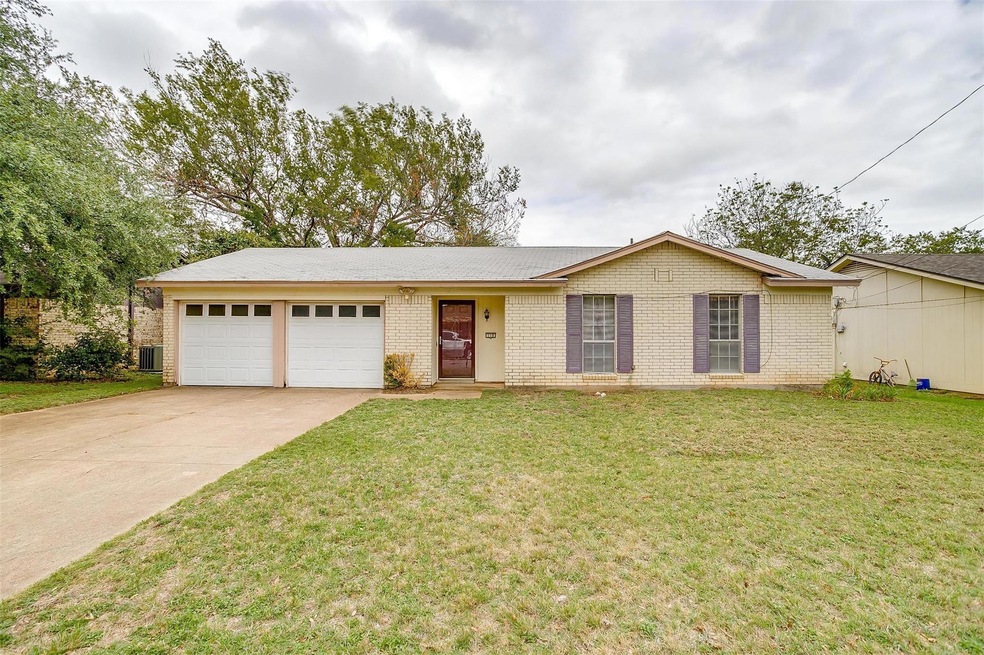 110 Glen Rose Ave, Cleburne, TX 76033 - photo 1