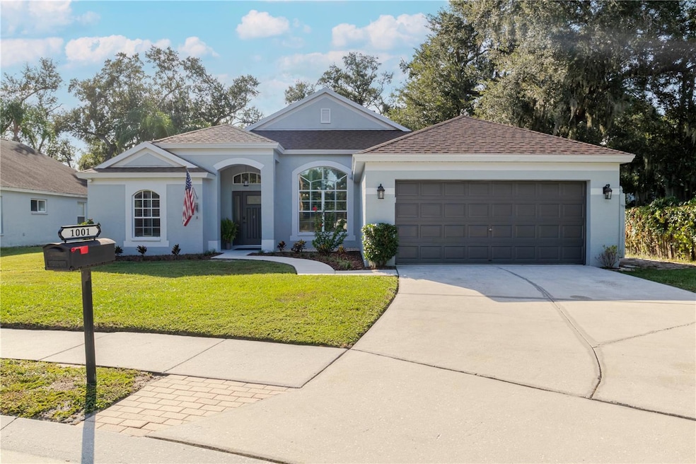 1001 English Bluffs Ct, Brandon, FL 33511 - photo 1