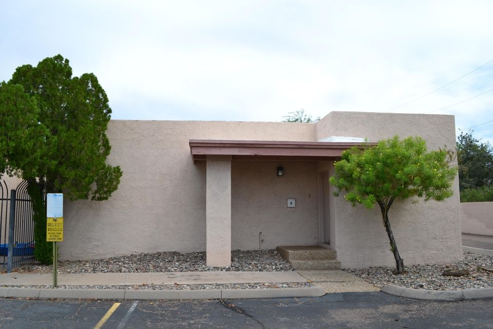 Front of Unit K 2701 E. Thomas Rd.