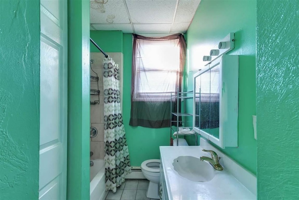 124 Roosevelt Ave, Jersey City, NJ 07304 - photo 1