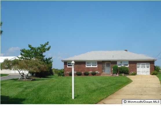 4 Circle Dr, Monmouth Beach, NJ 07750 - photo 1