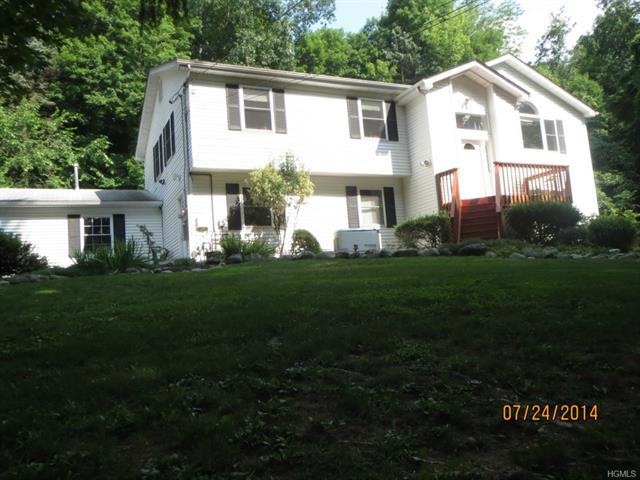 545 Saddle River Rd, Airmont, NY 10952 - photo 1