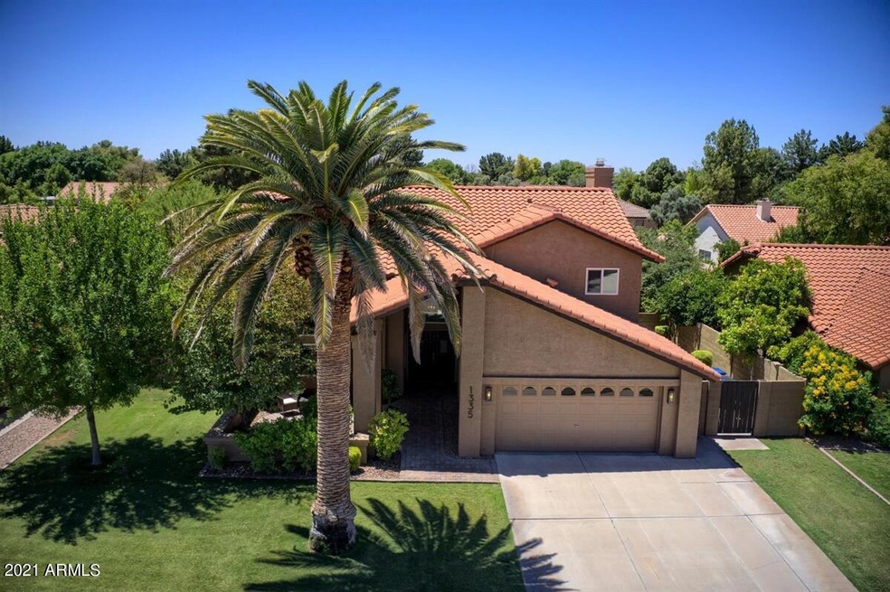 1335 E Louis Way