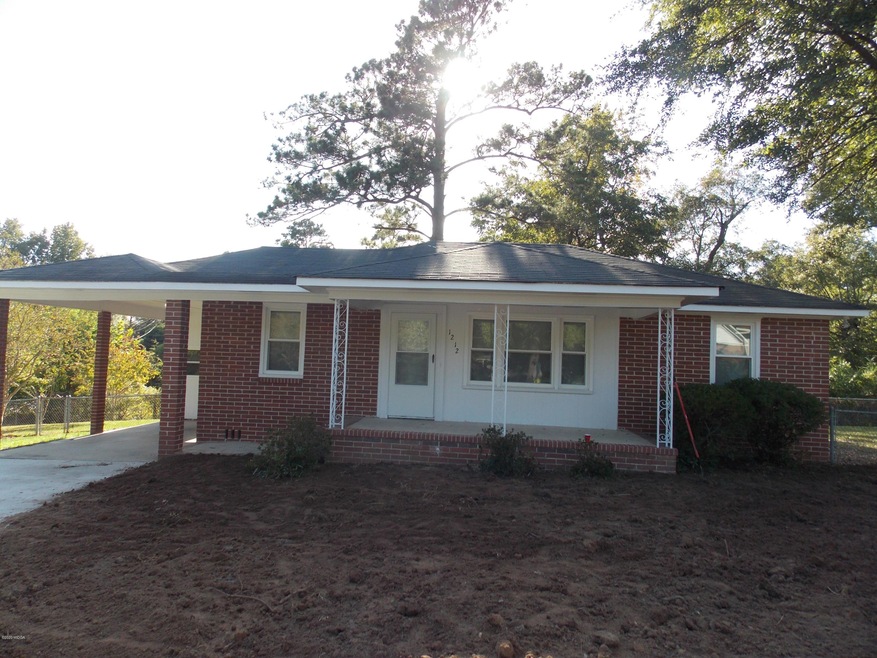 1212 Baker Dr, Macon, GA 31206 - photo 1