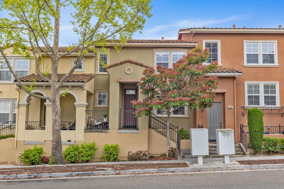 Sold $1,043,000 • Co-Listing Agent