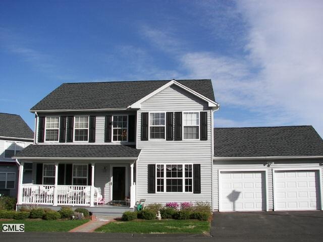 312 Buckskin Ct, Trumbull, CT 06611 - photo 1