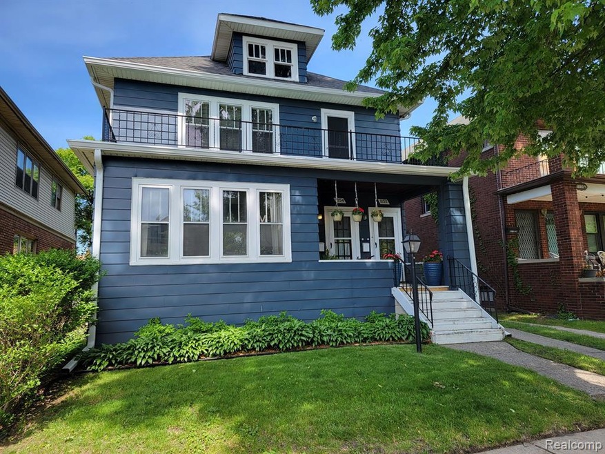 1152 Lakepointe St unit 1154, Grosse Pointe Park, MI 48230 - photo 1