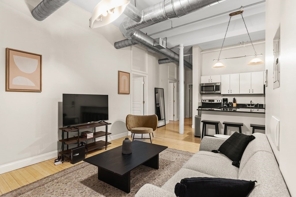 37 Temple Place unit 501, Boston, MA 02111 - photo 1