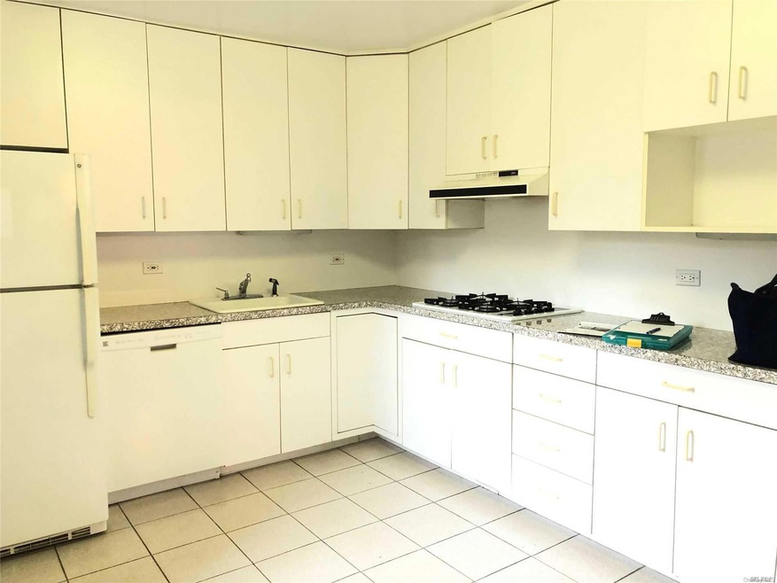 31-30 138th St unit 4E, Flushing, NY 11354 - photo 1