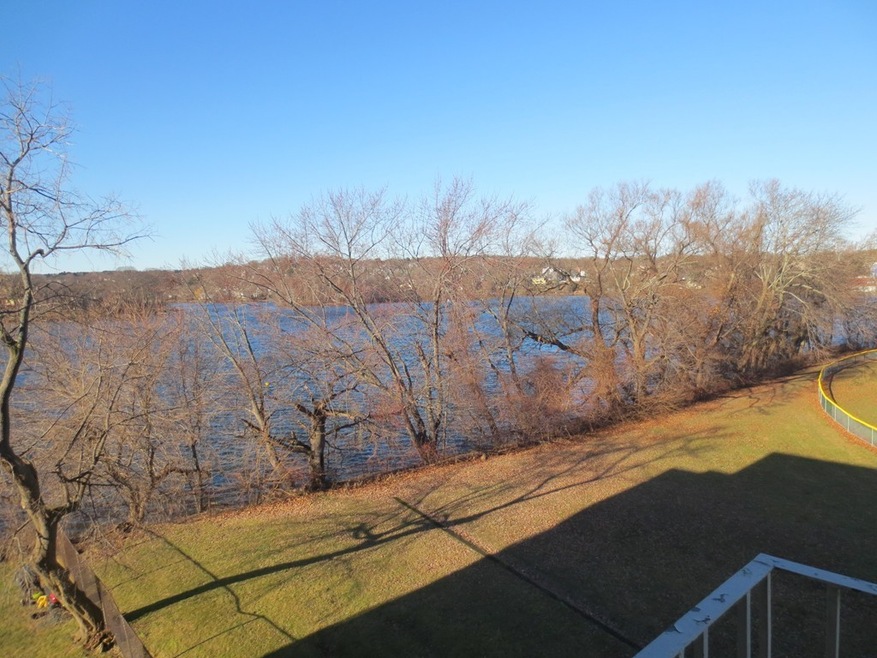 34 Hamilton Rd unit 410, Arlington, MA 02474 - photo 1