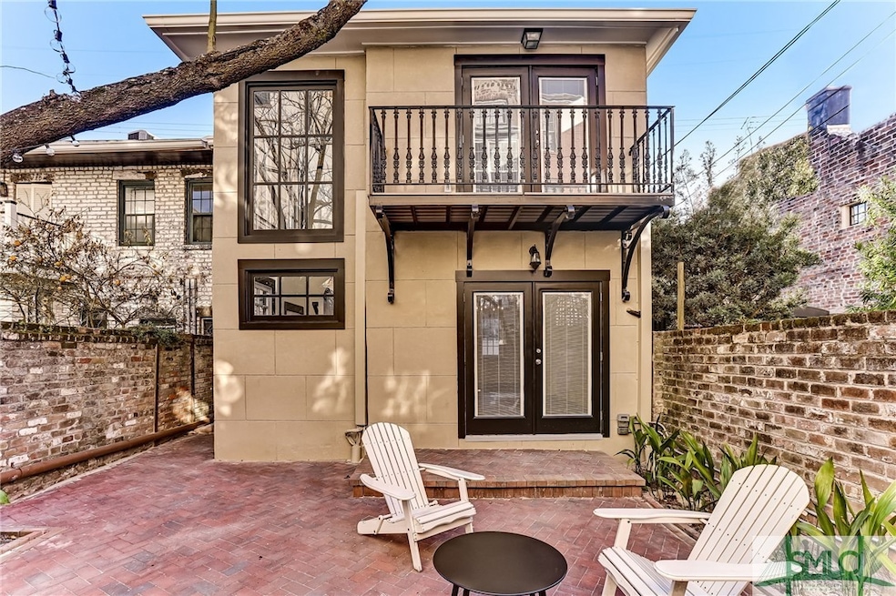 117 E Jones St unit Lower Carriage House, Savannah, GA 31401 - photo 1