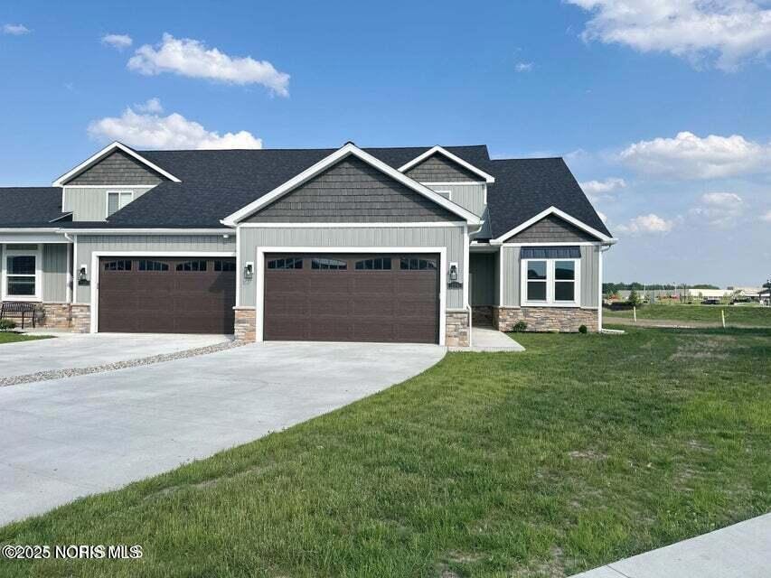 121 W Bridge Rd, Northwood, OH 43619 - photo 1