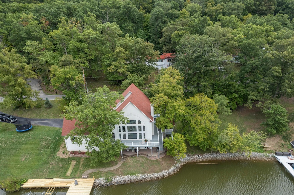 Sold $895,000