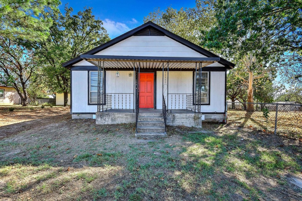 306 Jennie Ln, Denison, TX 75020 - photo 1