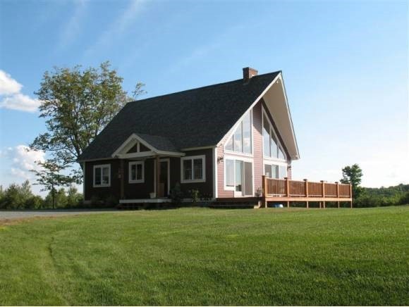 2755 Spaulding Rd, Saint Johnsbury, VT 05819 - photo 1