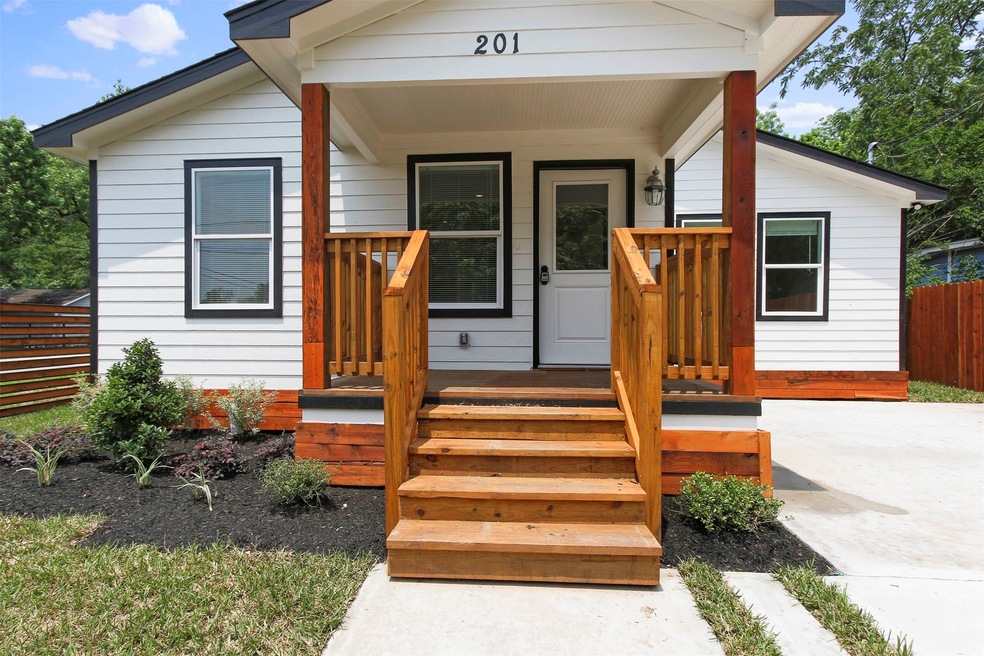 201 Luther St, Houston, TX 77076 - photo 1