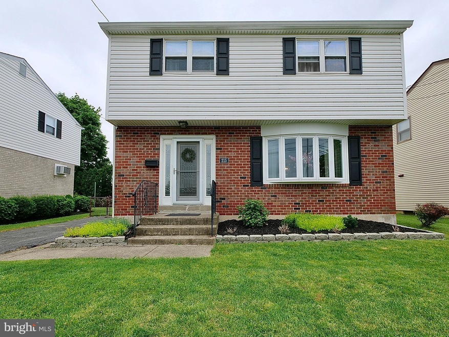215 Tasker Ave, Folsom, PA 19033 - photo 1
