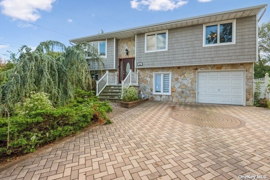 69 E Minerva Rd, Lindenhurst, NY 11757 - photo 1