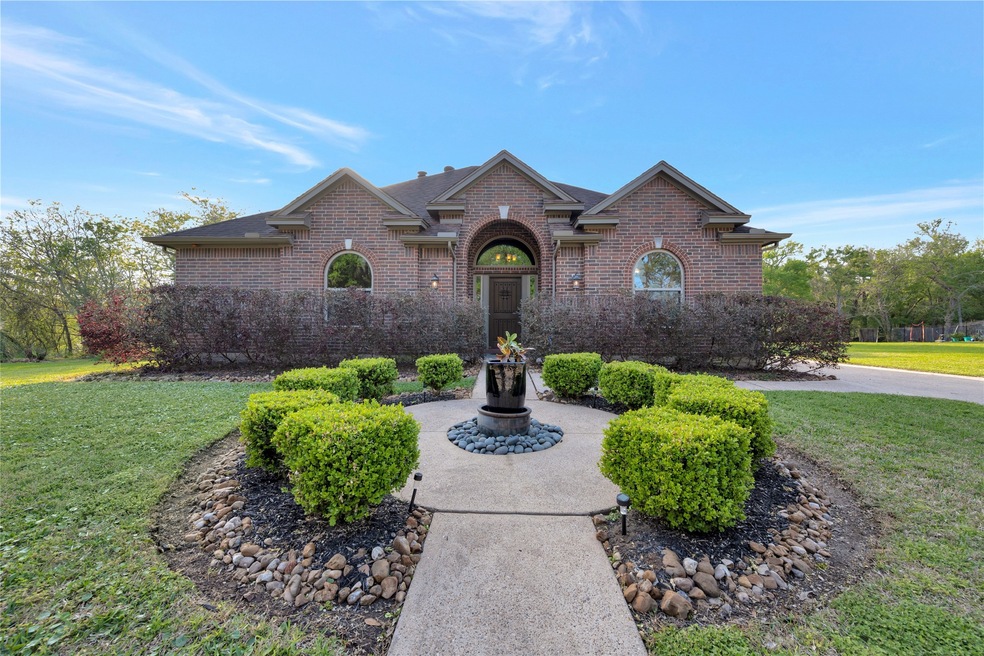 5218 Whittier Oaks Dr, Friendswood, TX 77546 - photo 1