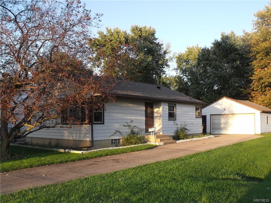 147 Hagen Ave, North Tonawanda, NY 14120 - photo 1