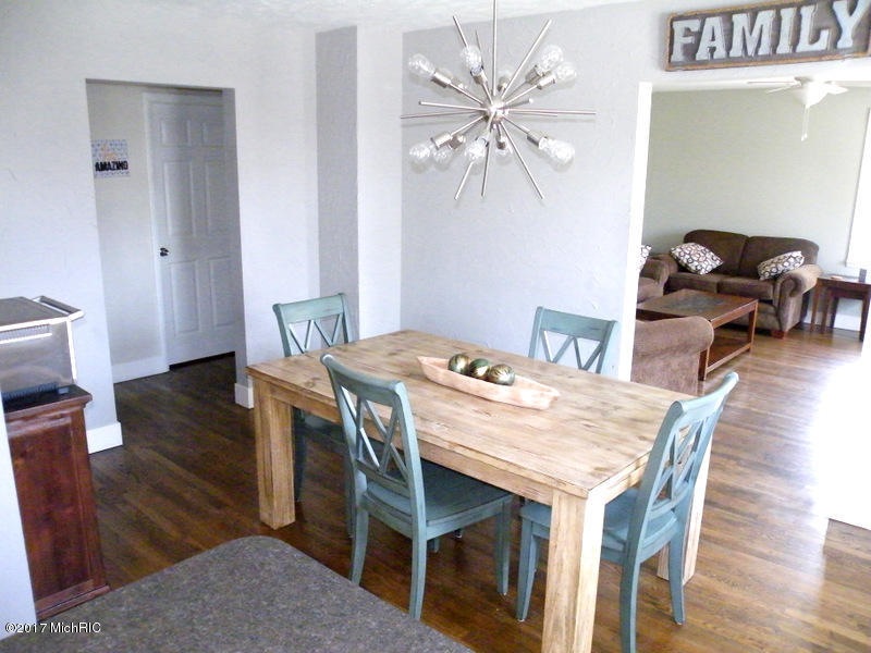 510 N Hudson St, Lowell, MI 49331 - photo 1