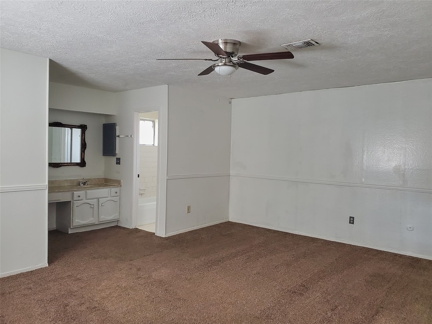 16334 Oxnard Ln, Friendswood, TX 77546 - photo 1