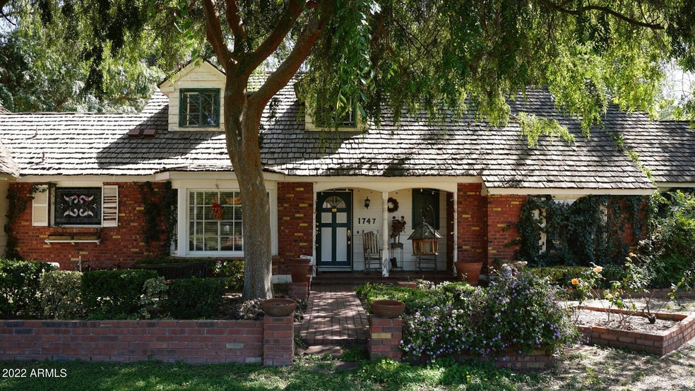 1747 E Fairfield St - Front 4 (1)
