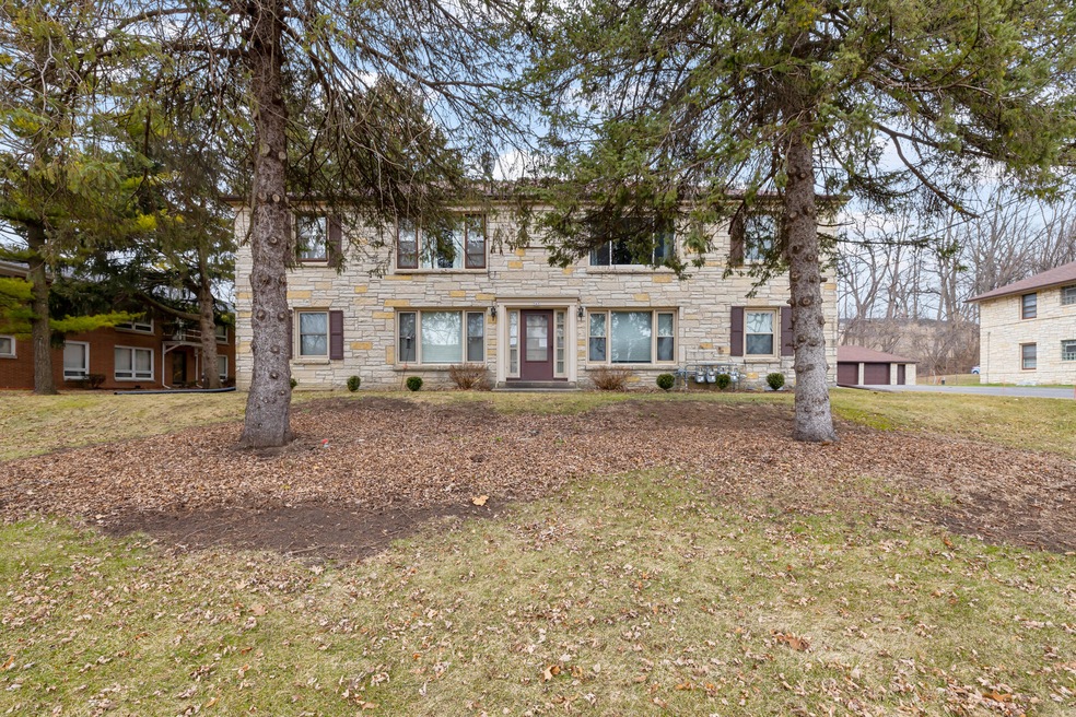 Exterior_545 Elm Grove Rd, Unit 4 (1)