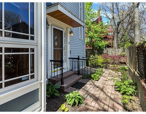 45 Market St unit 3, Cambridge, MA 02139 - photo 1