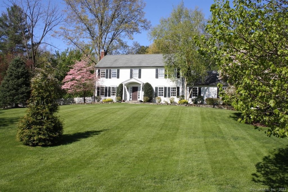 217 White Oak Shade Rd, New Canaan, CT 06840 - photo 1