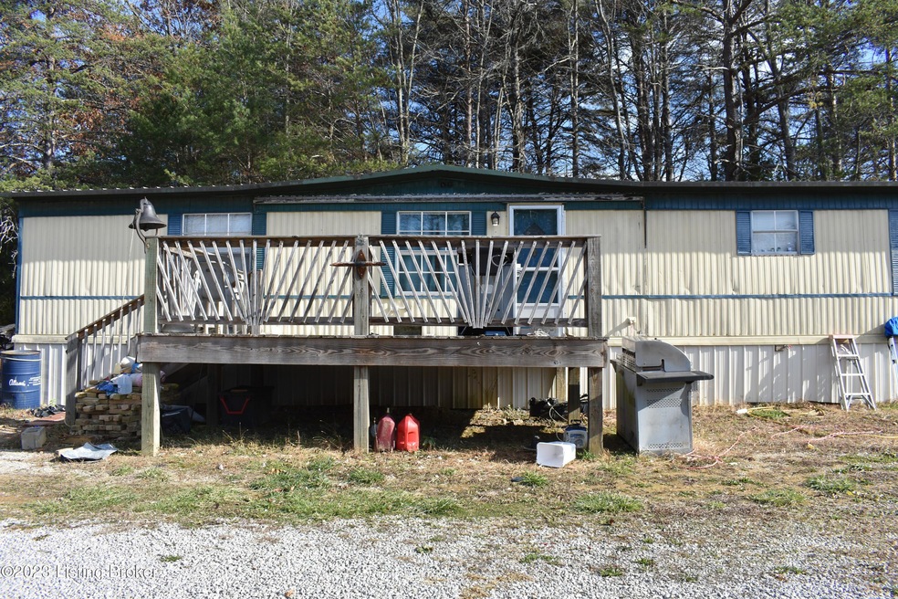 285 Sassafras Ln
