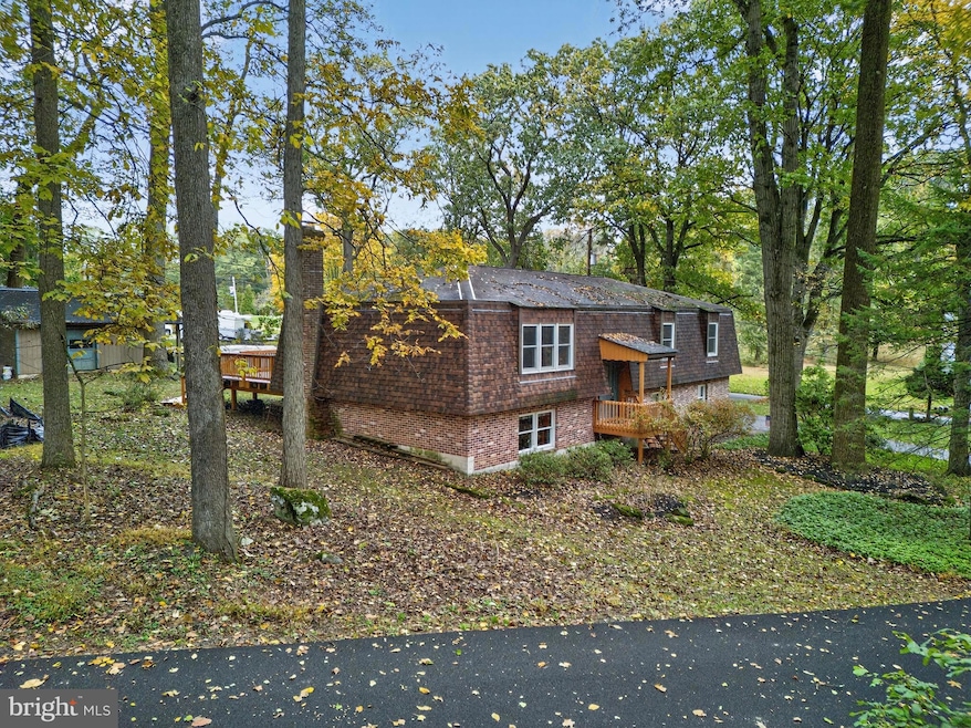 340 Chestnut Hill Rd, Emmaus, PA 18049 - photo 1