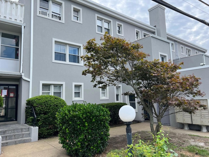 830 E Broadway unit 208, Long Beach, NY 11561 - photo 1