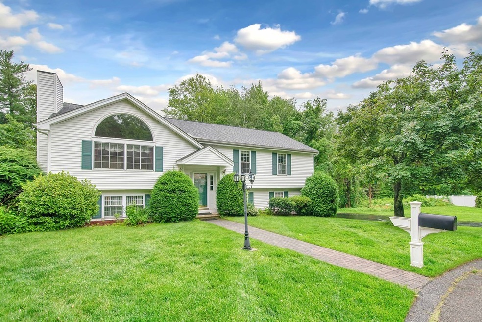 10 Glenbrook Ln, Worcester, MA 01609 - photo 1