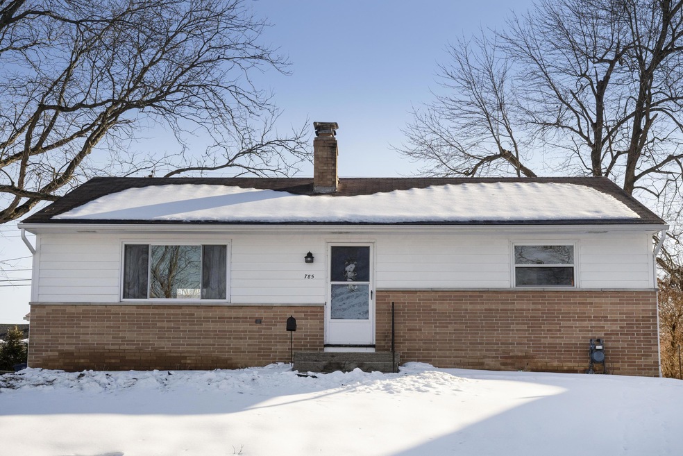 785 Drummond Ct