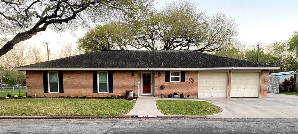 2624 Del Monte Ave, Bay City, TX 77414 - photo 1