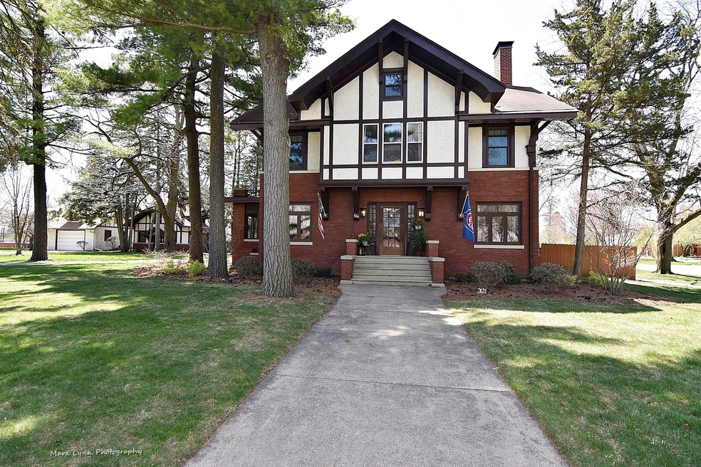 1120 W Downer Place, Aurora, IL 60506 - photo 1