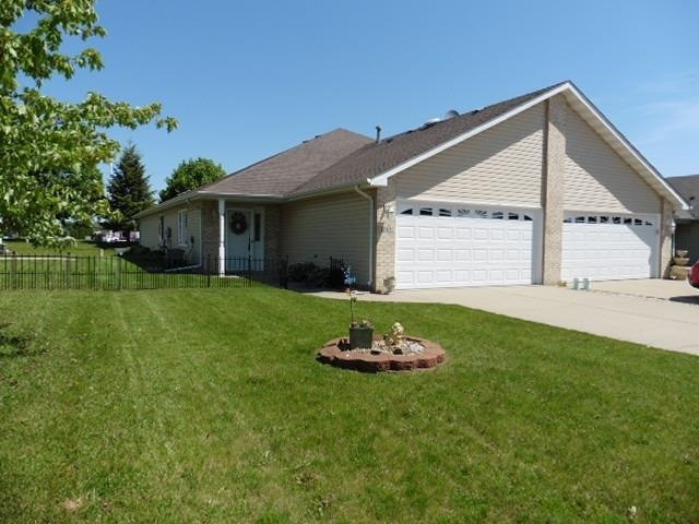 1742 Aspen Dr, Crown Point, IN 46307 - photo 1